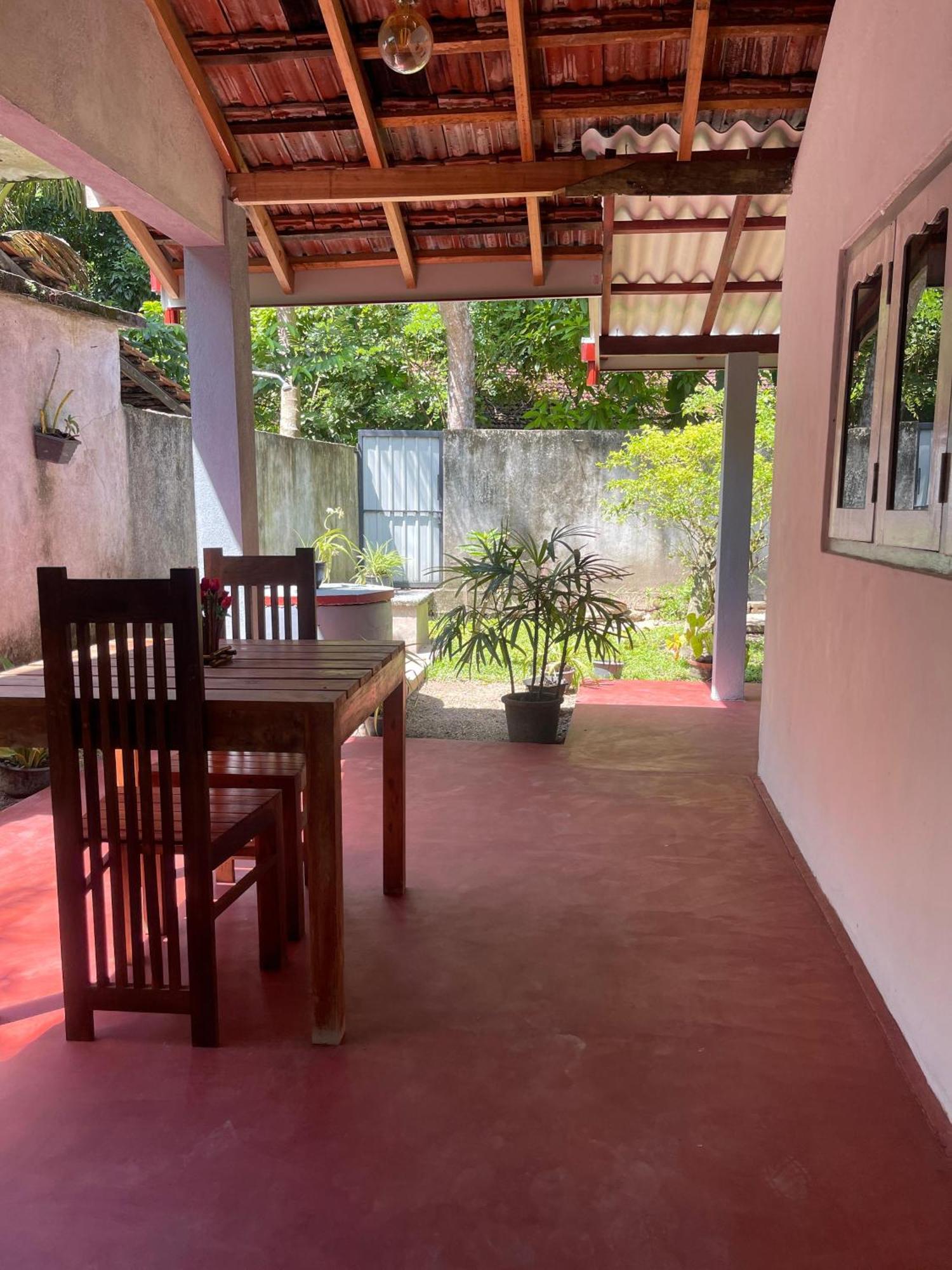 Ostello Surf Resort Ahangama Exteriér fotografie
