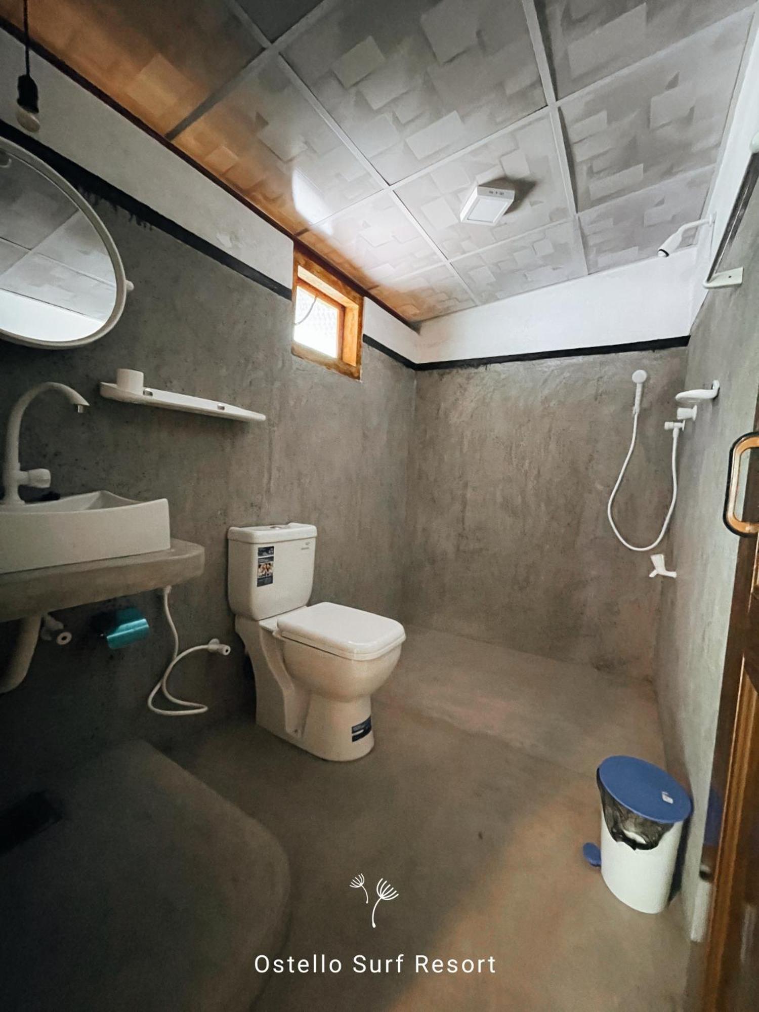 Ostello Surf Resort Ahangama Pokoj fotografie